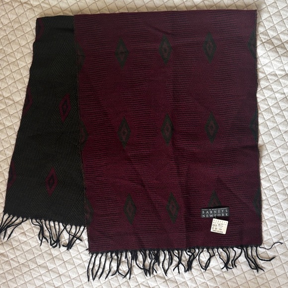 Barneys New York Burgundy and forest green wool neck Scarf 15inx34in - Picture 1 of 5